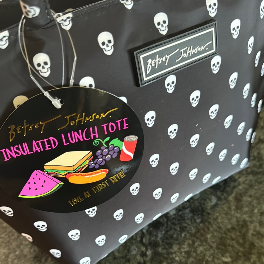 Betsey Johnson Black Skull Print Tote Bag - Picture 9 of 12